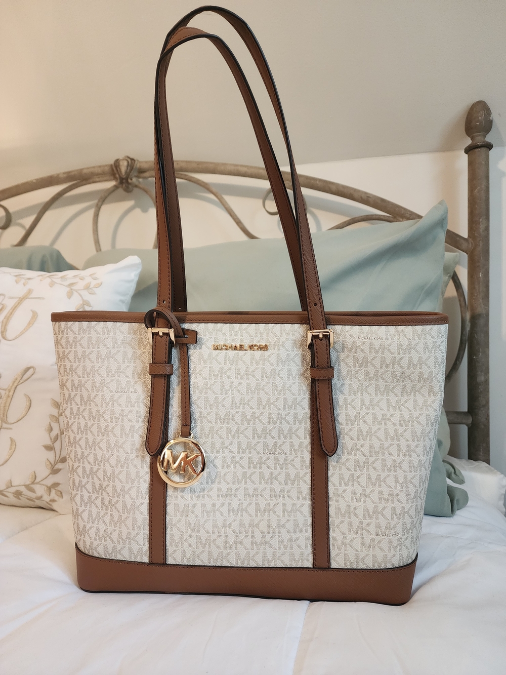 Michael Kors Jet Set Travel Small Logo Top-Zip Tote Bag in Vanilla